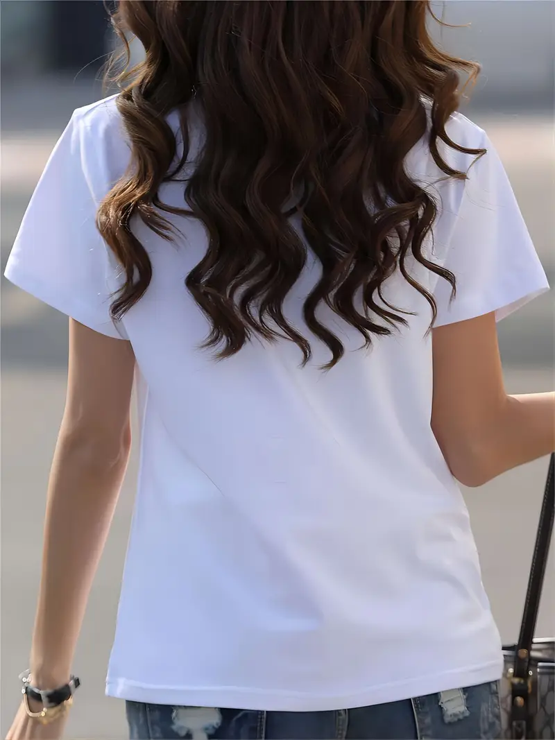 V Yaka Dokuma Slim Fit Beyaz T-Shirt