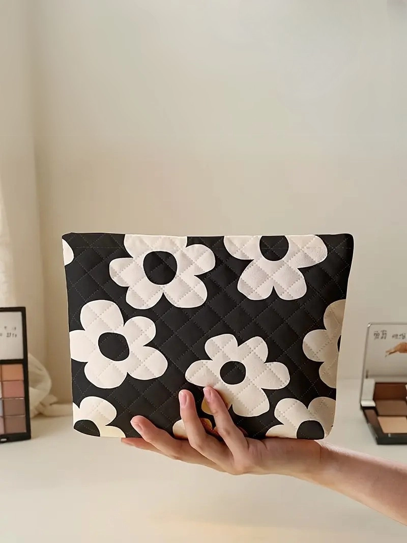Çiçek Desenli Dikişli Hafif Dayanıklı Fermuarlı Kapatma Polyester Malzeme Günlük Kullanım İçin Makyaj Çantası