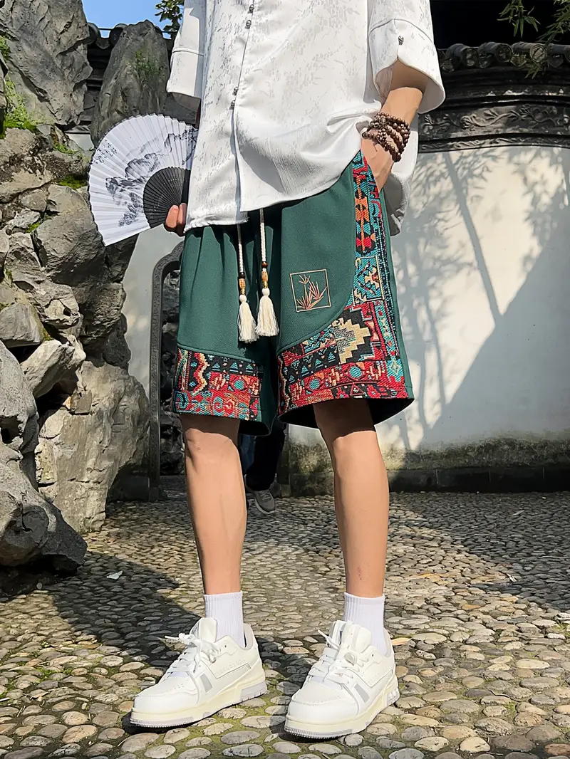 Geometrik Desenli Rahat Kesim Yaz Stili Polyester Karışımı, Kültürel ve Açık Hava Etkinlikleri İçin Mükemmel Erkek Şort